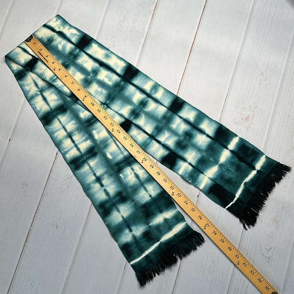 Wool scarf hand dyed green and white - Picture 6 of 12